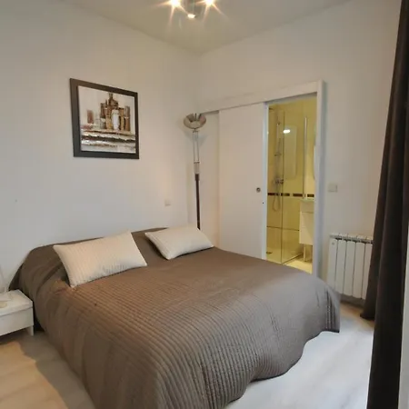 A Une Rue Du Palais 3 Bodpre888 Apartman
